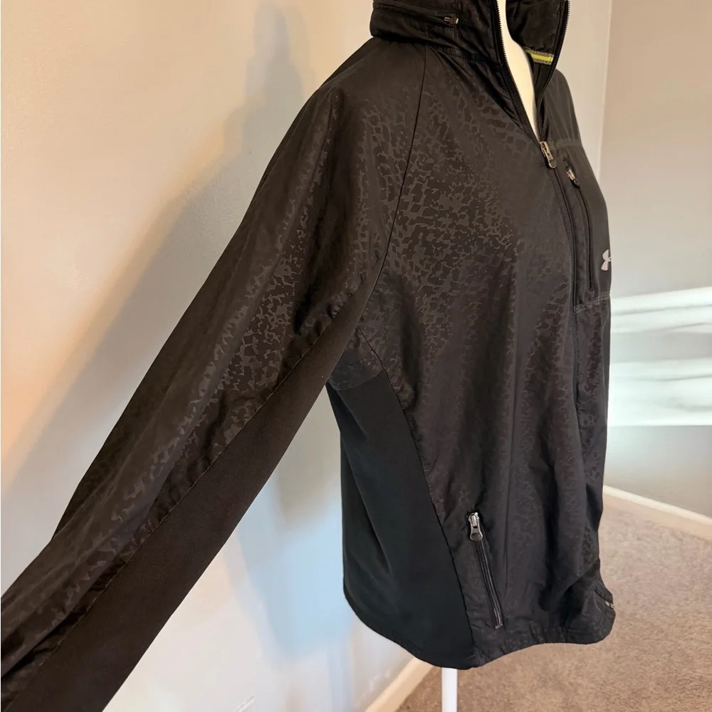 Under Armour Men’s Black Windbreaker